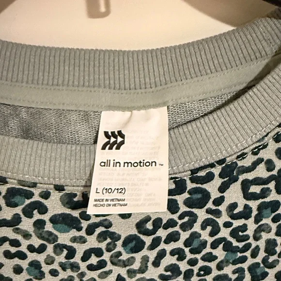 All in Motion Leopard Print Long Sleeve Top - Green - Picture 2 of 4